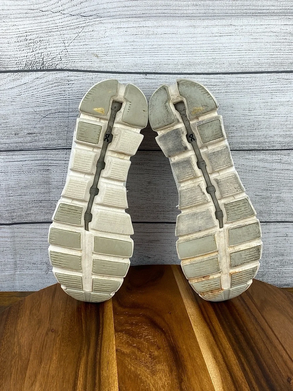 ON Running Cloud 5 White Slip On Lifestyle Shoes Women’s Sneaker Size 11